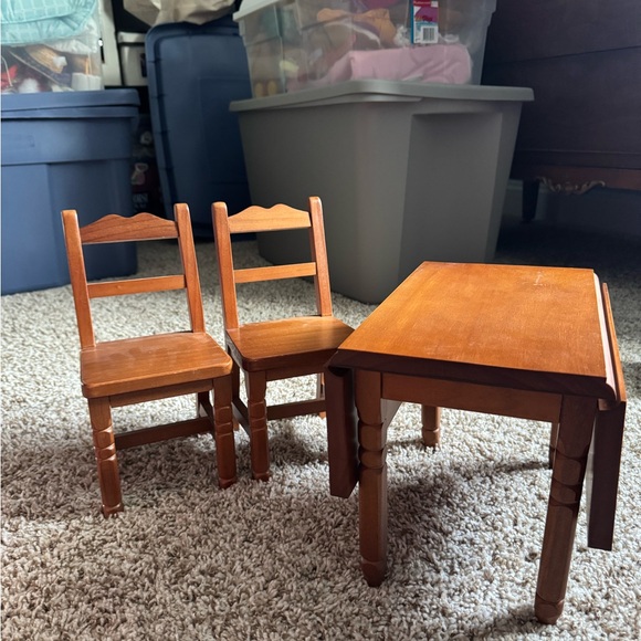 American girl Molly Wooden Table and Chairs Set - Picture 3 of 3